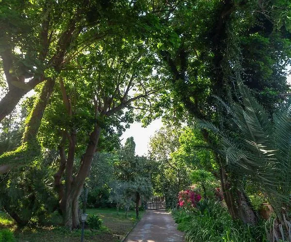 Il Giardino Di Michela By Domusicily Монделло